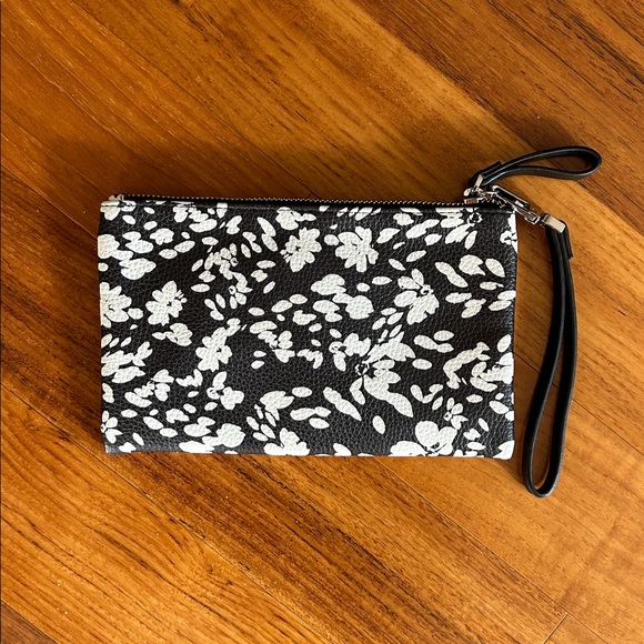 NWOT Love & Lore Wristlet - Picture 2 of 2